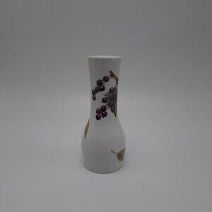 Evesham Royal Worcester Pepper Shaker Fruit Vintage Kitchen Decor Collectible